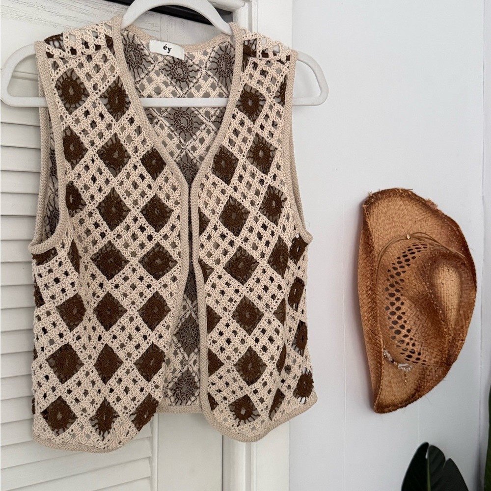 Crochet Diamond Pattern Vest in Cream and Brown